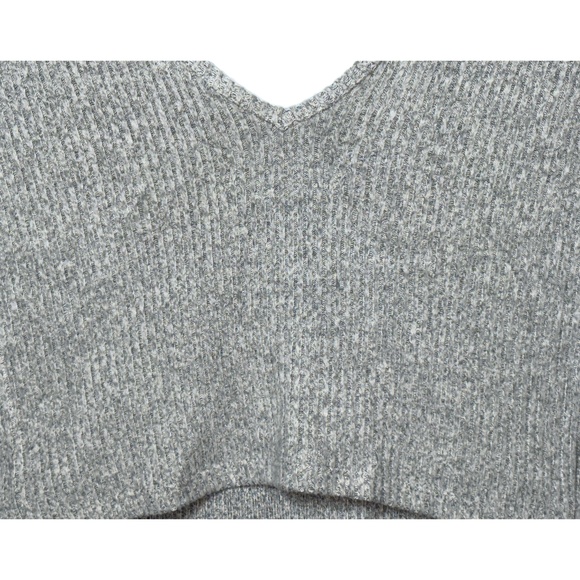 Abercrombie & Fitch Gray Ribbed Knit V-Neck Sleeveless Tank Top Crop Top Size S - Picture 5 of 9